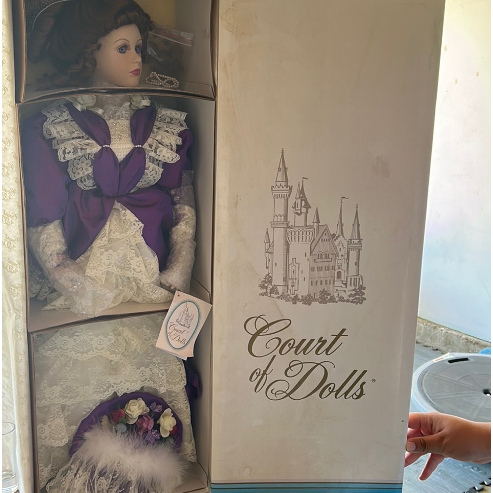 Vintage Courts of Dolls Design by Jenny VANESSA 29" Porcelain Victorian Doll